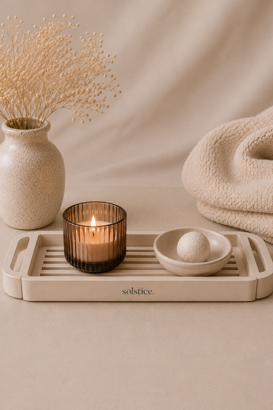 Plateau de bain crème avec chandelle et soin